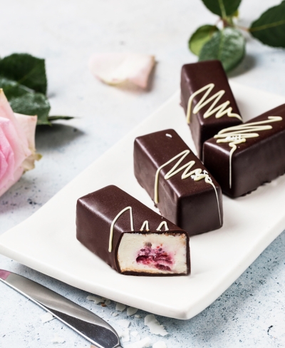 Творожные сырки с вишнево-арахисовой начинкой Творожные сырки с вишнево-арахисовой начинкой